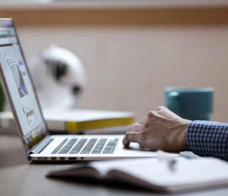 Touchless Invoice Processing: What It Is, How It Works and How to Implement It
